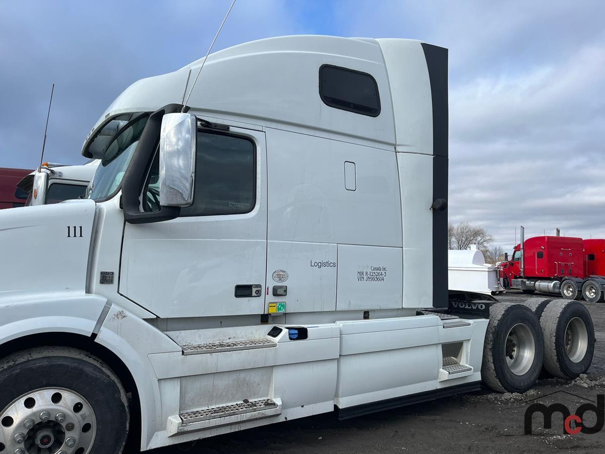 Volvo Vnl T A Sleeper Semi Truck